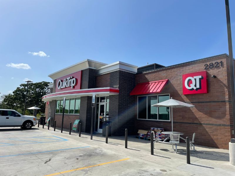 QuikTrip vs Kwik Trip: Comparing Convenience Store Chains and Their Offerings