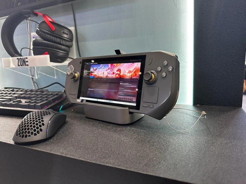 Zotac Zone Review: Windows Handheld with OLED Display