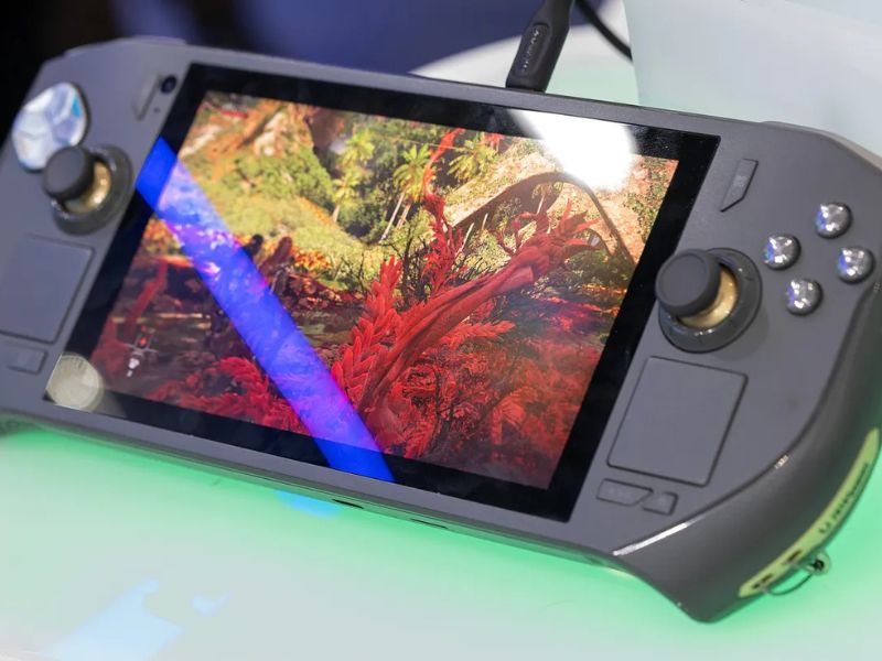 Zotac Zone Review: Windows Handheld with OLED Display